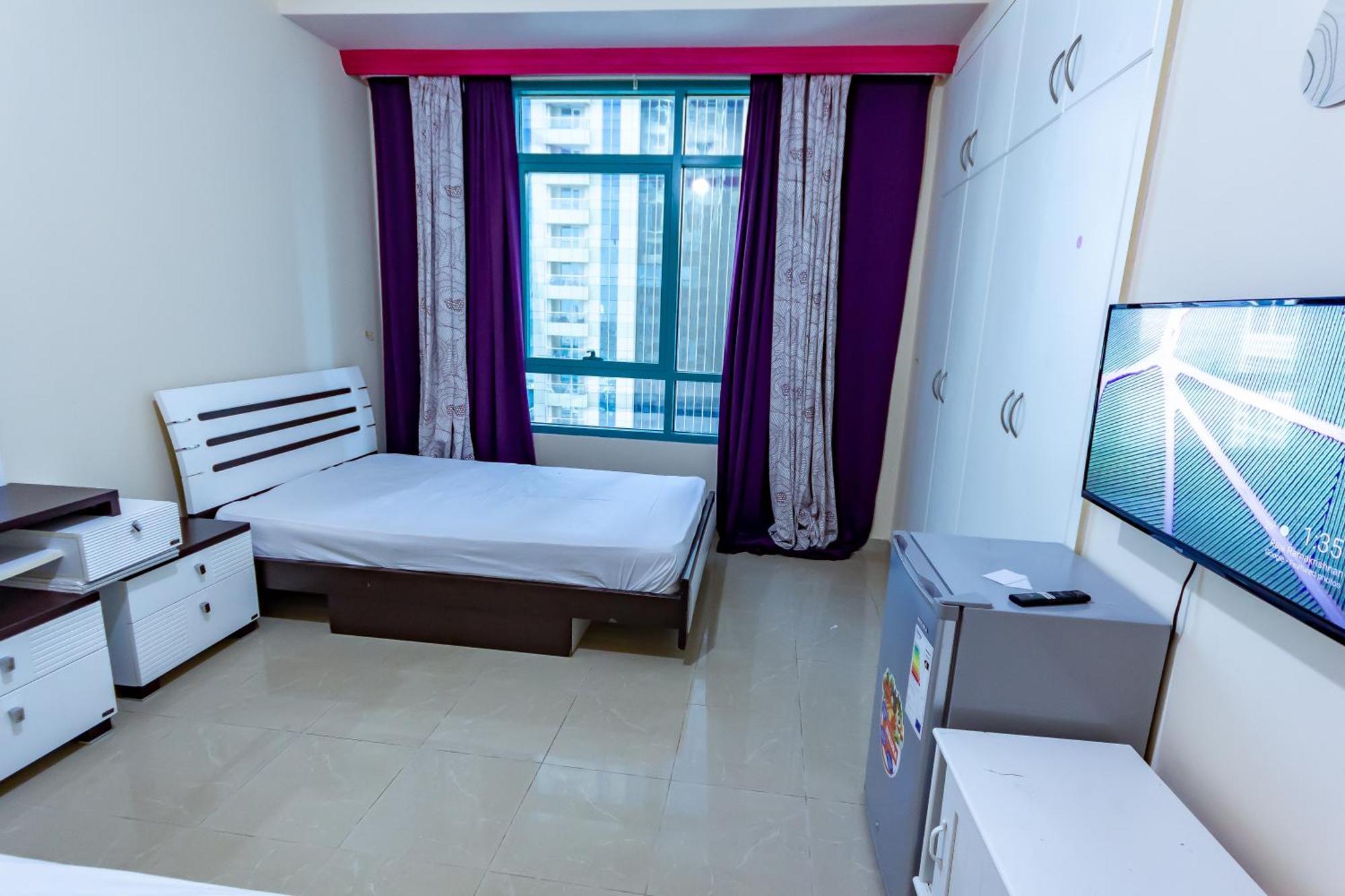 Big Rooms For ' Girls ' Only At Dubai, Marina Exterior photo