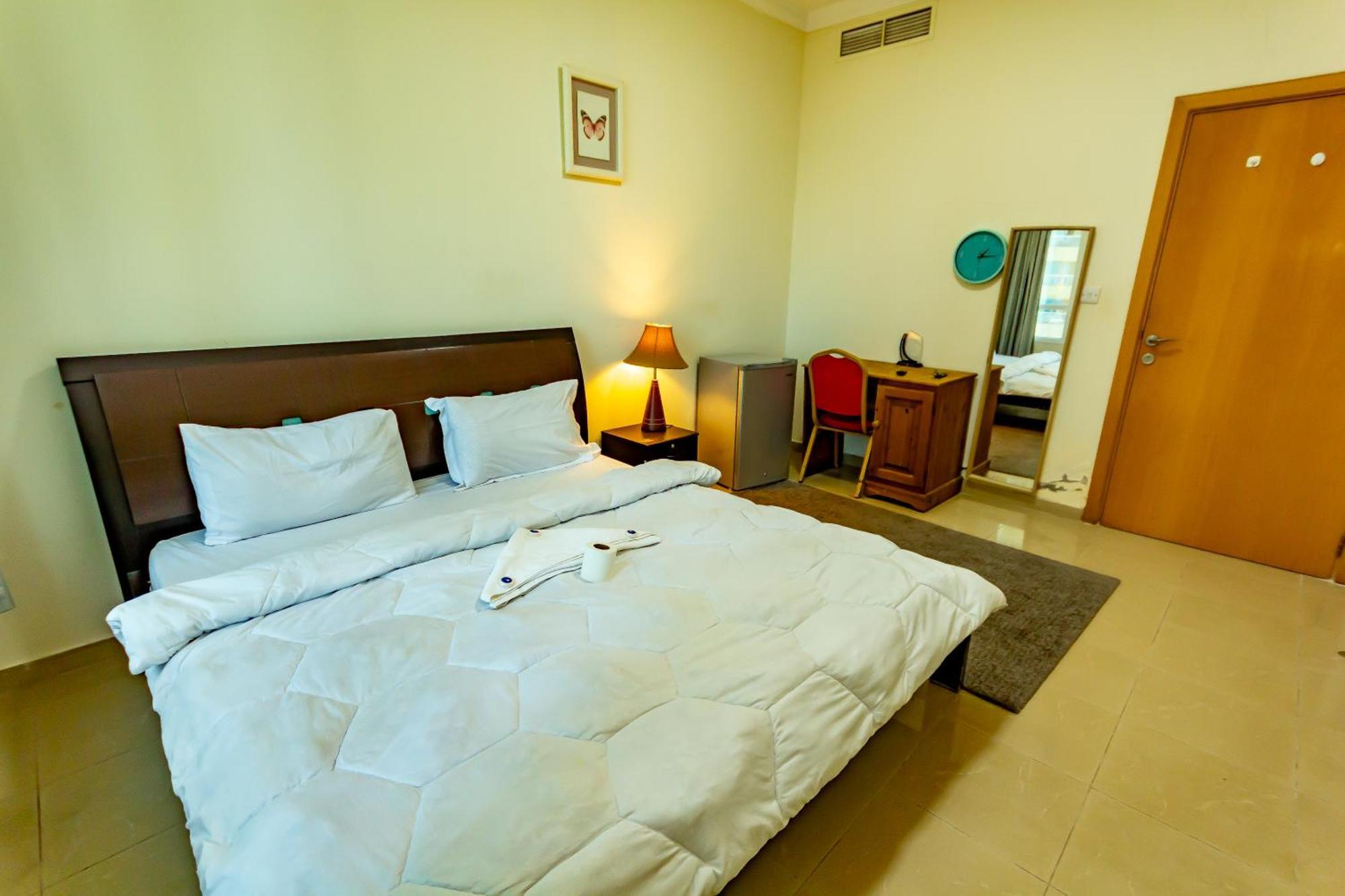 Big Rooms For ' Girls ' Only At Dubai, Marina Exterior photo
