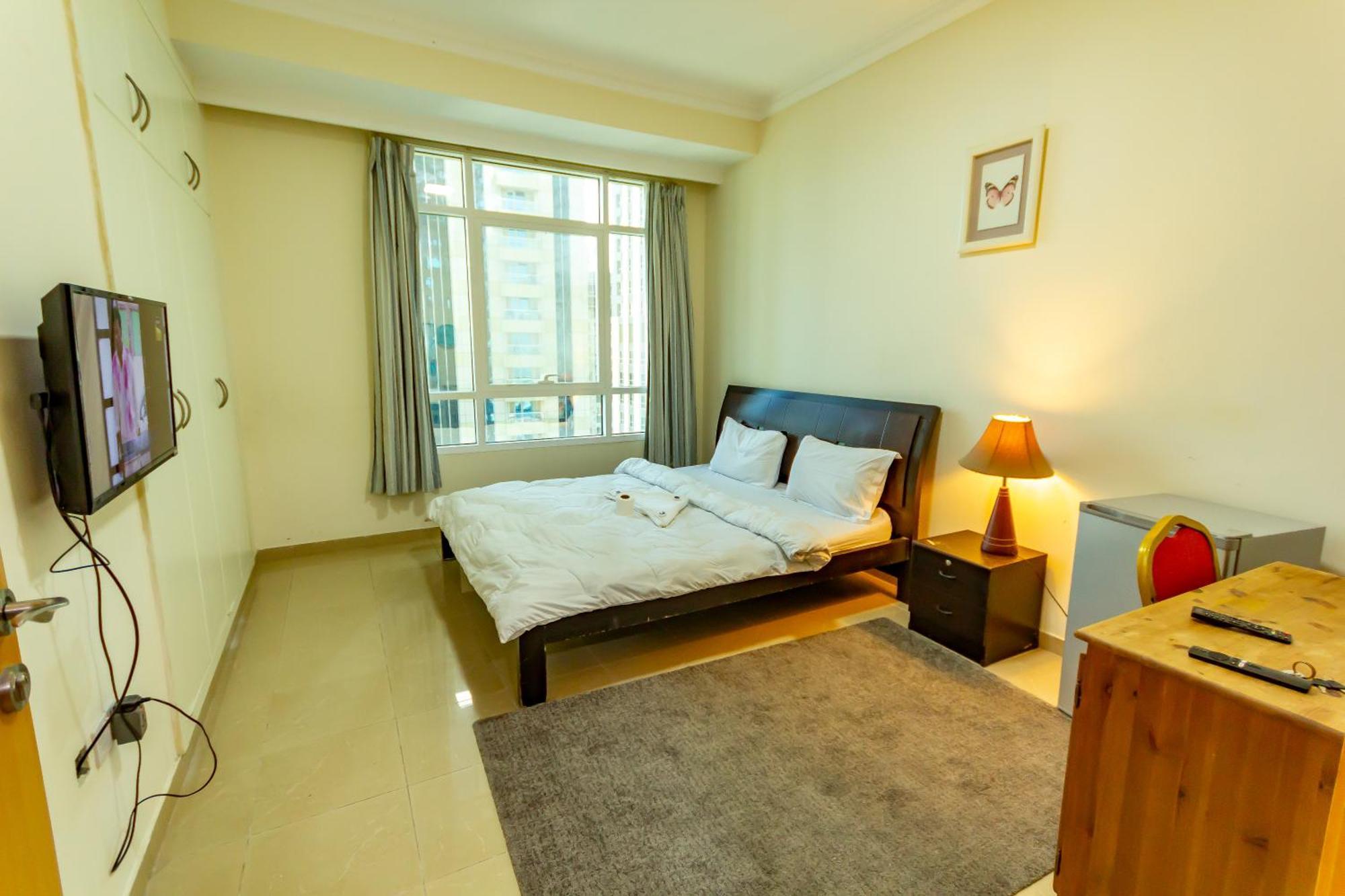 Big Rooms For ' Girls ' Only At Dubai, Marina Exterior photo