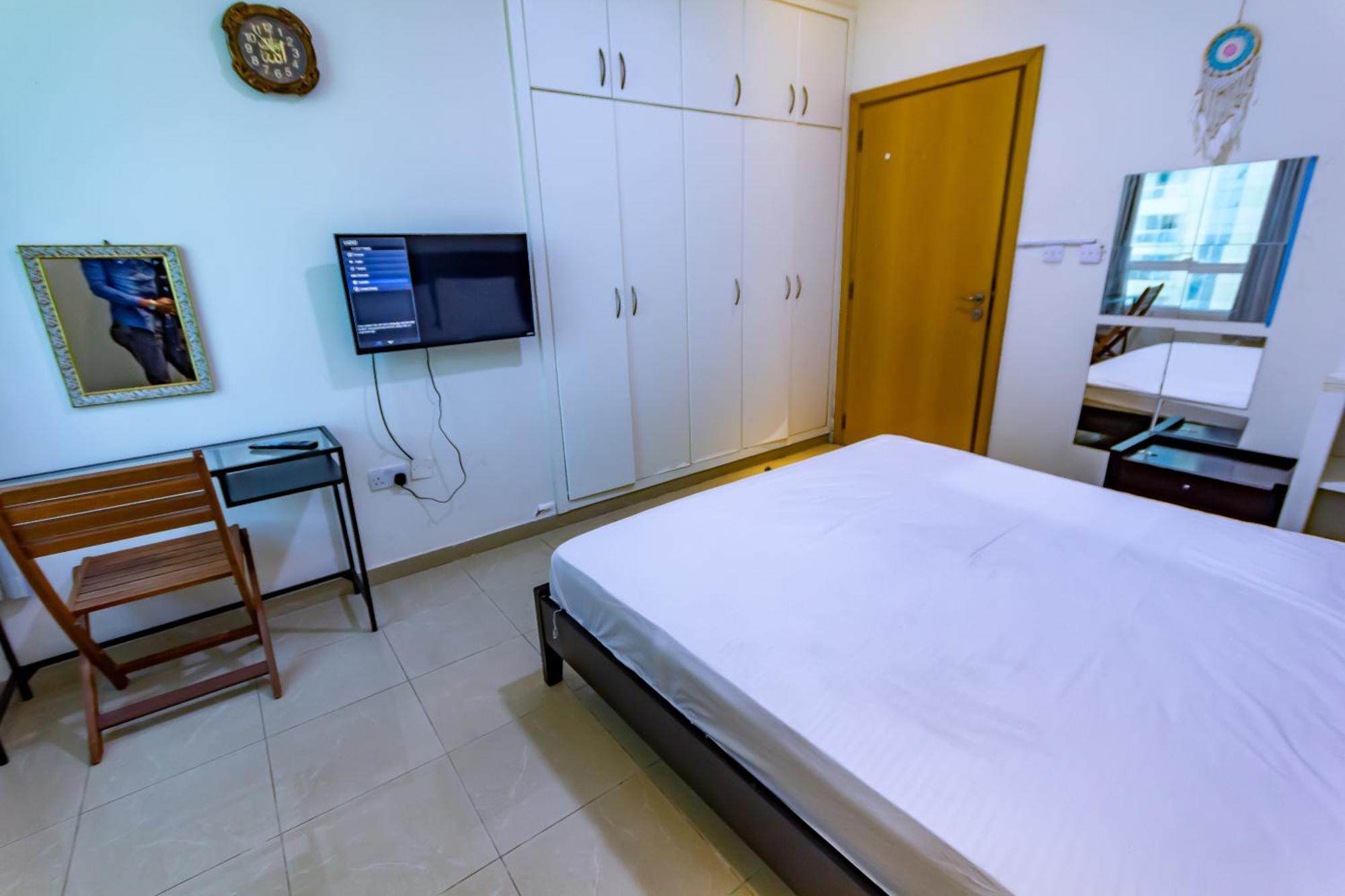 Big Rooms For ' Girls ' Only At Dubai, Marina Exterior photo