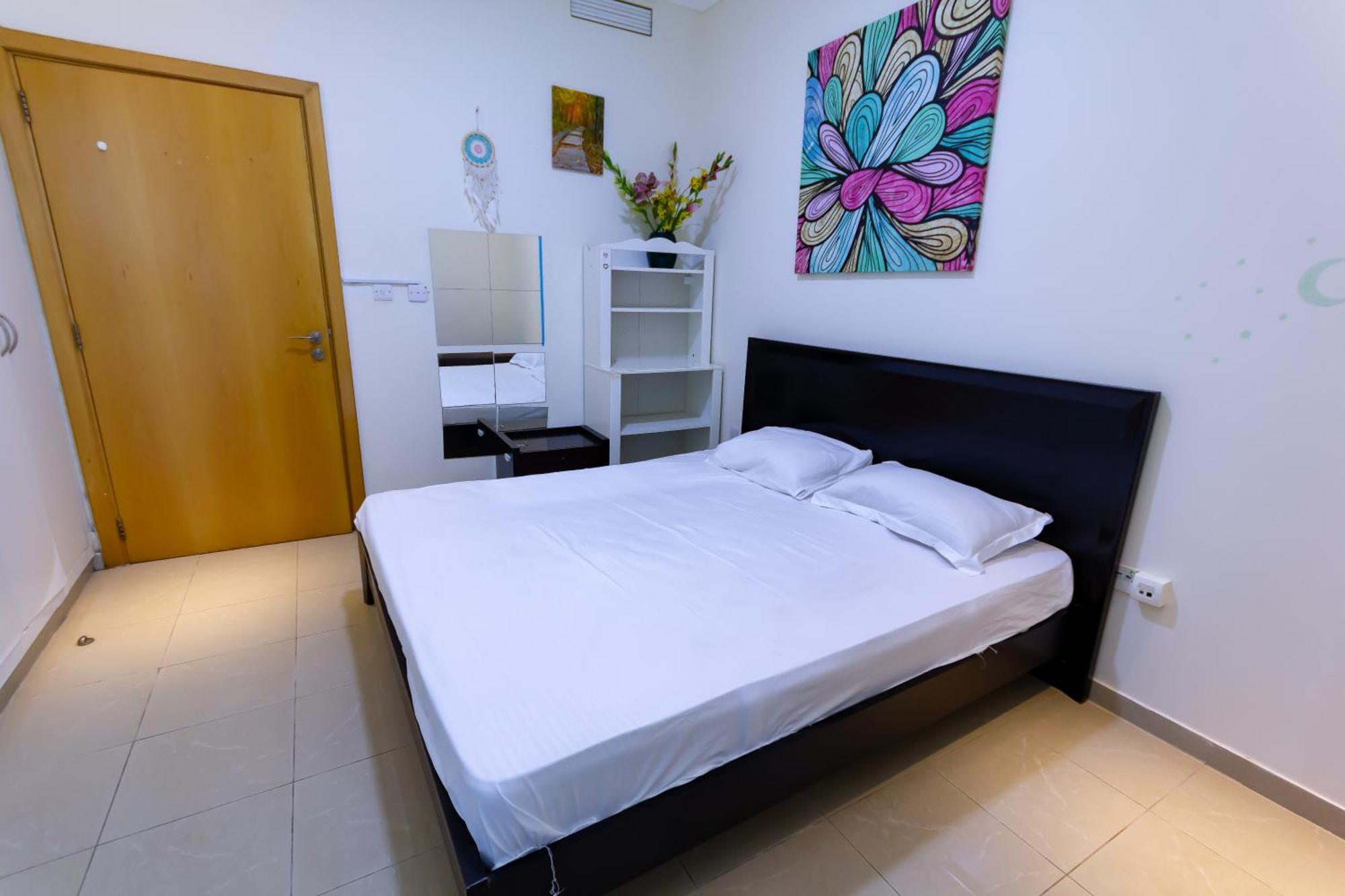 Big Rooms For ' Girls ' Only At Dubai, Marina Exterior photo