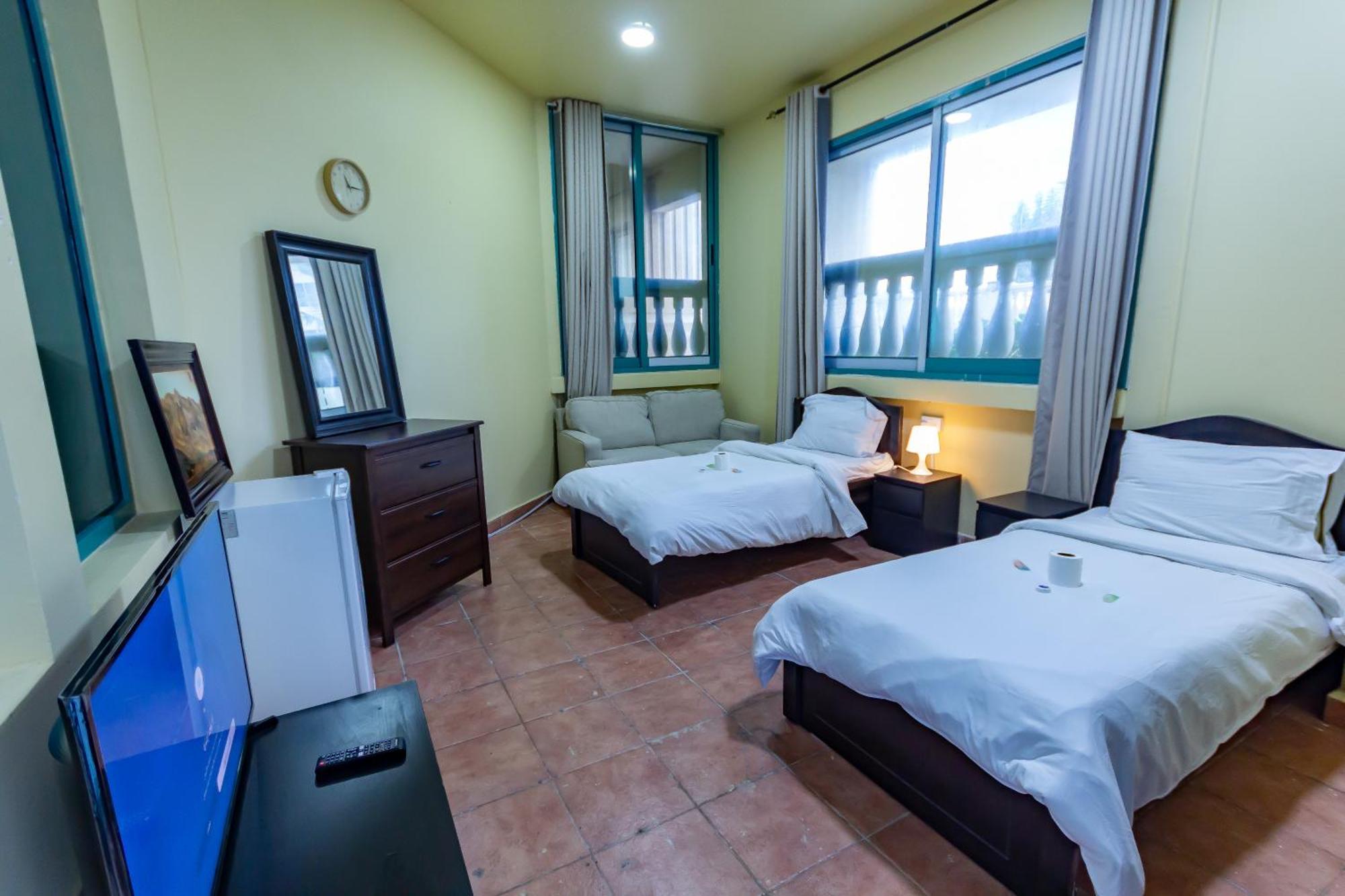 Big Rooms For ' Girls ' Only At Dubai, Marina Exterior photo
