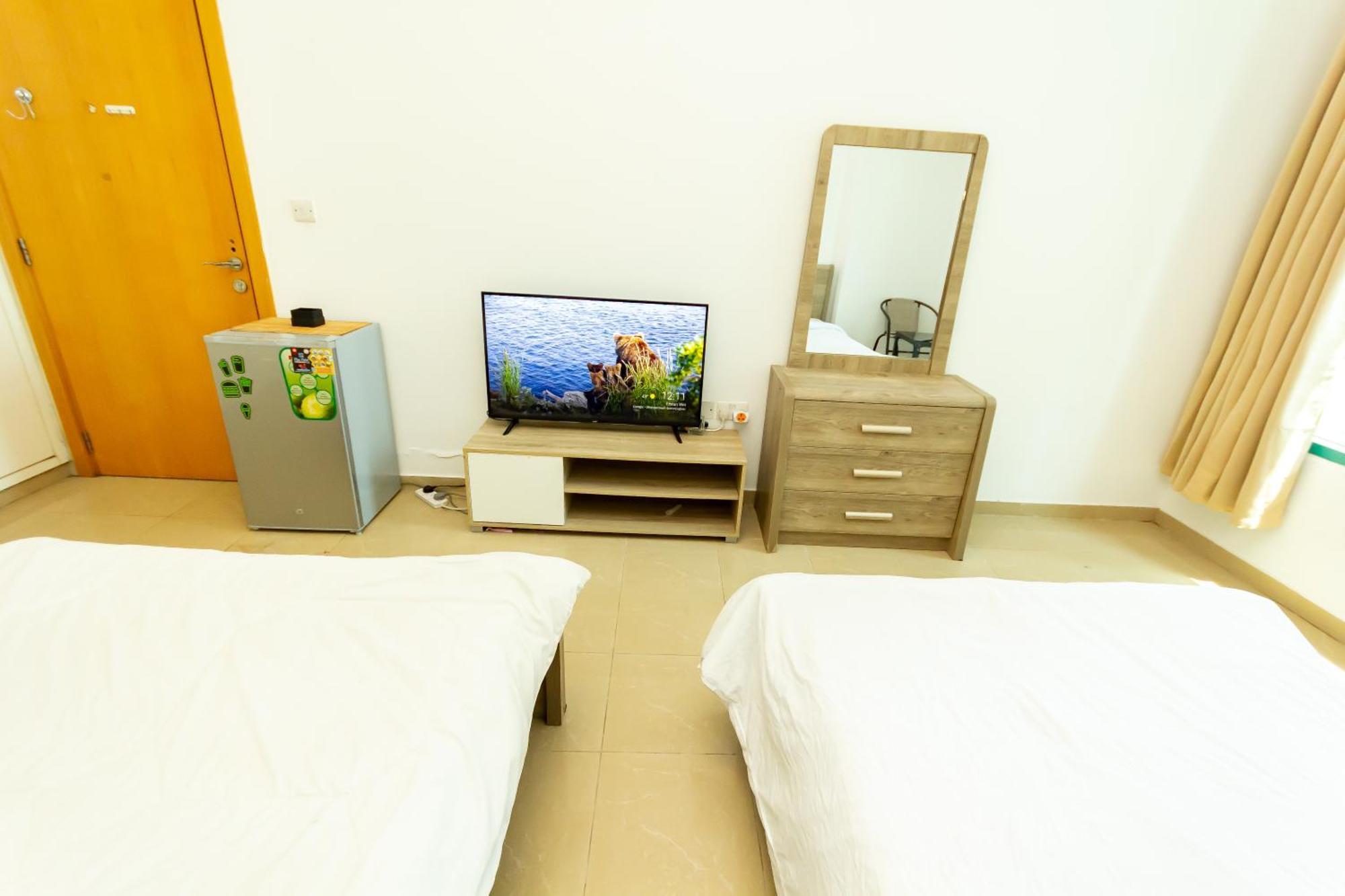 Big Rooms For ' Girls ' Only At Dubai, Marina Exterior photo
