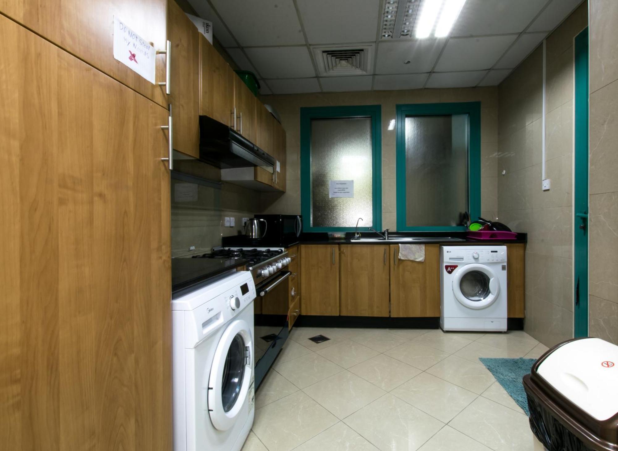 Big Rooms For ' Girls ' Only At Dubai, Marina Exterior photo