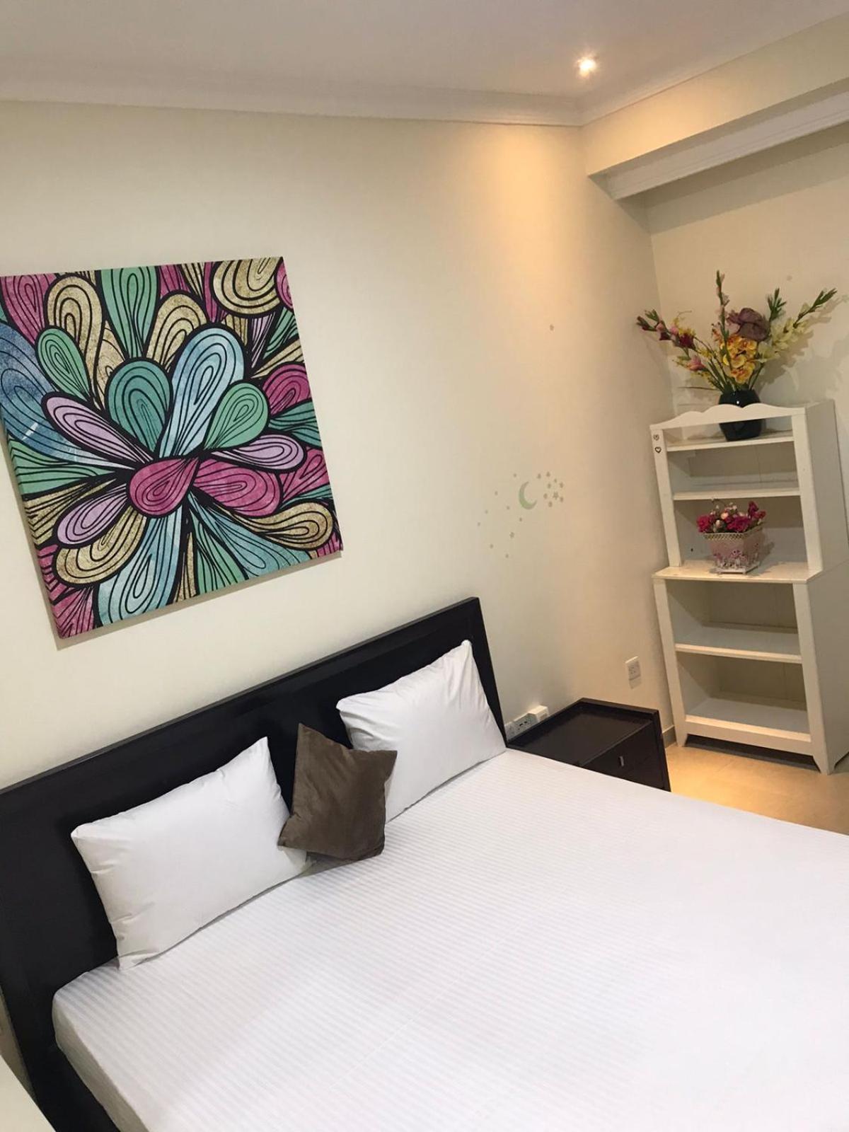 Big Rooms For ' Girls ' Only At Dubai, Marina Exterior photo