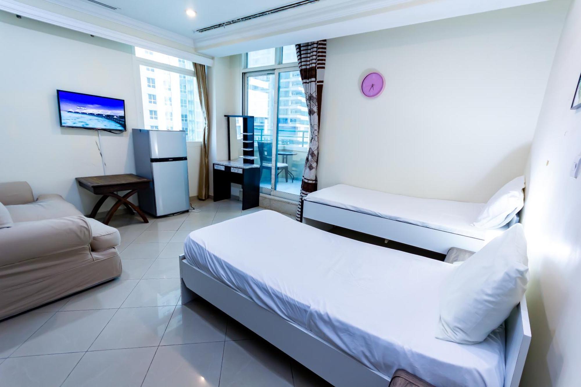 Big Rooms For ' Girls ' Only At Dubai, Marina Exterior photo