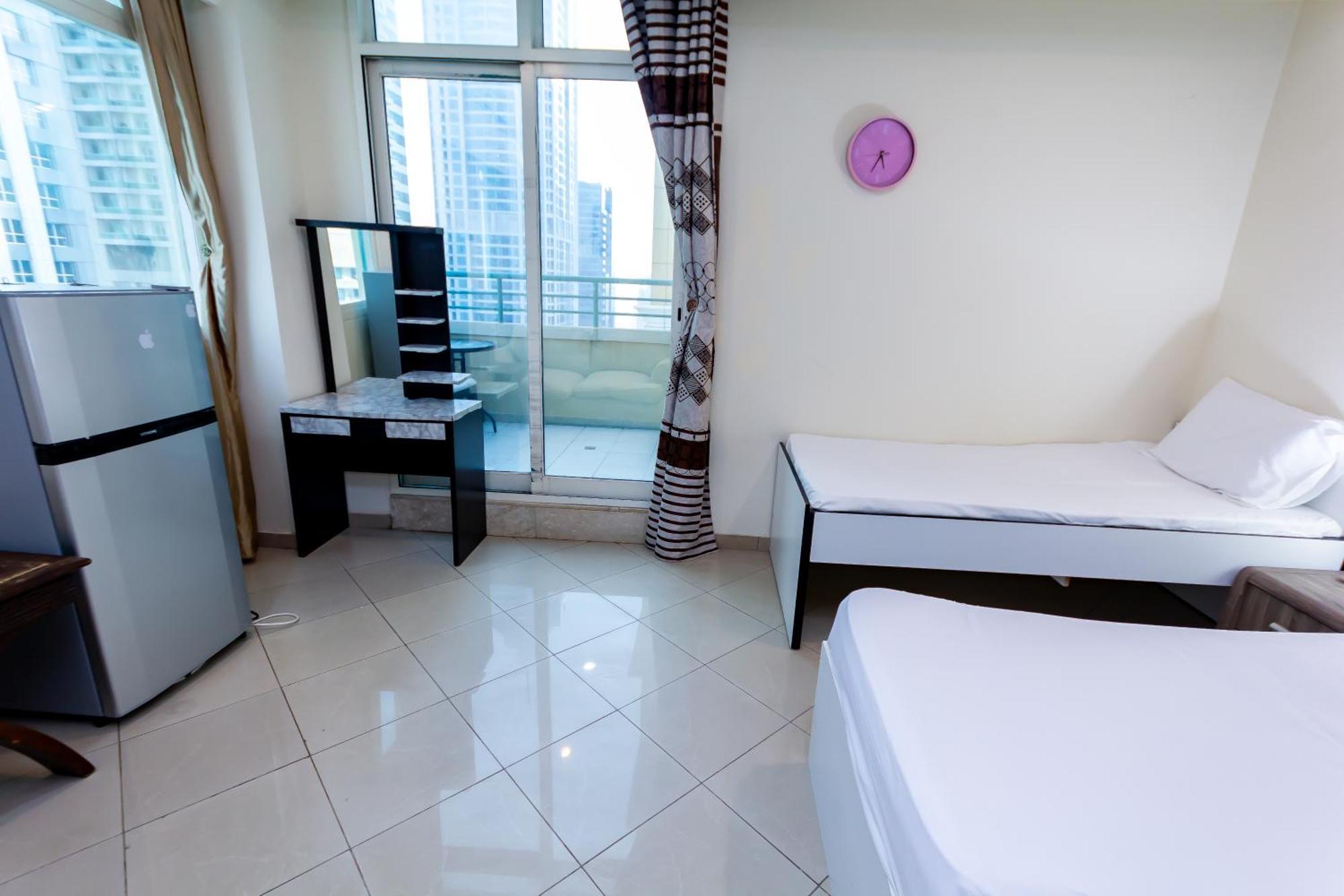 Big Rooms For ' Girls ' Only At Dubai, Marina Exterior photo