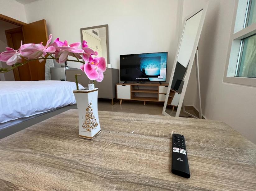 Big Rooms For ' Girls ' Only At Dubai, Marina Exterior photo