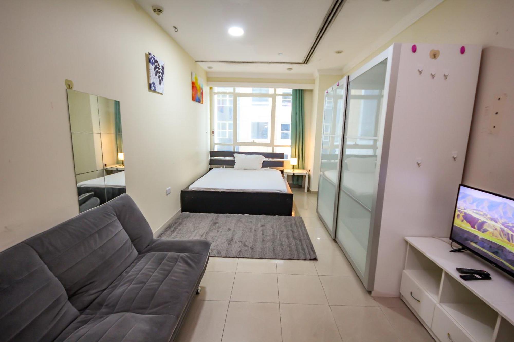 Big Rooms For ' Girls ' Only At Dubai, Marina Exterior photo