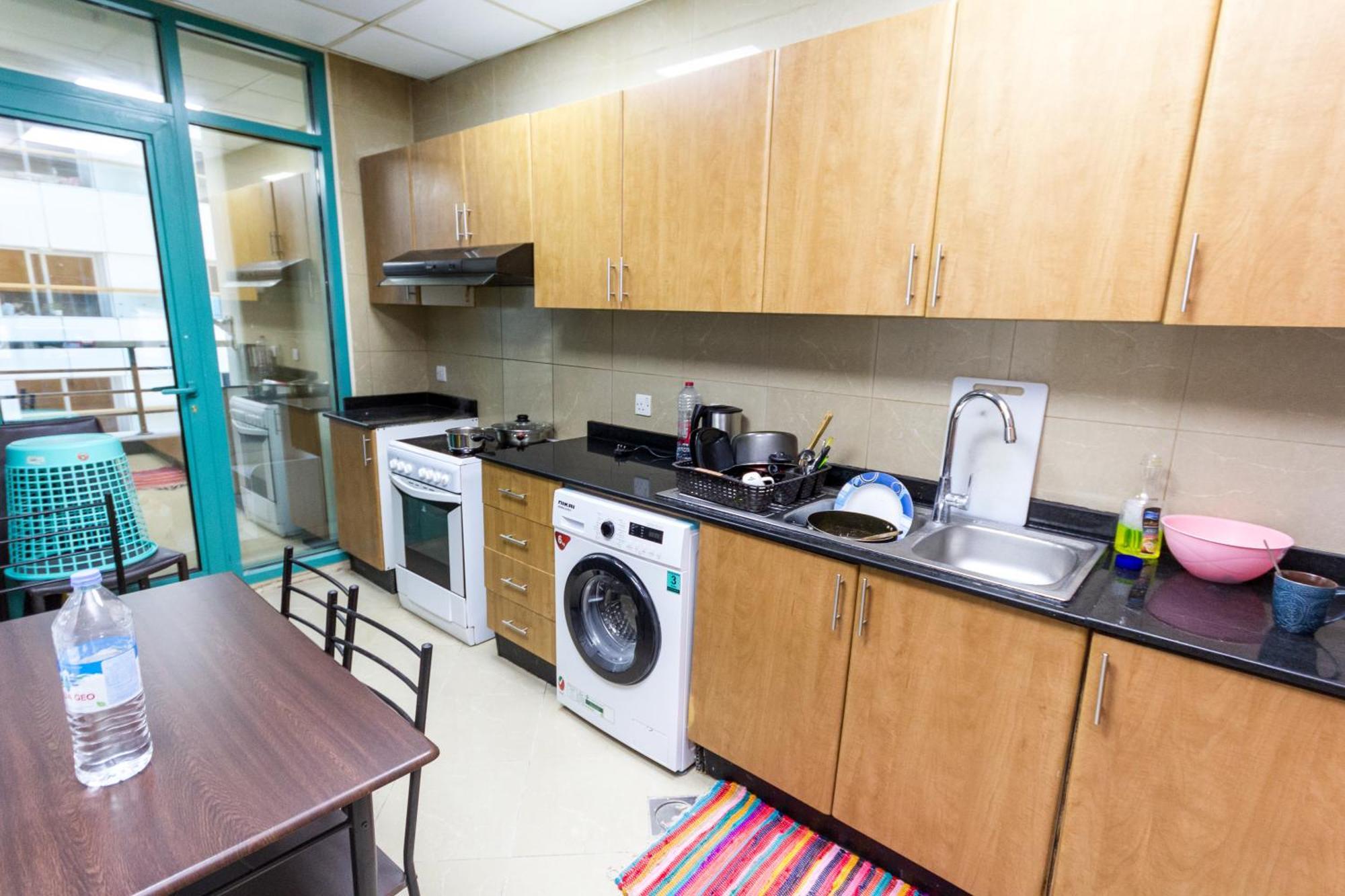 Big Rooms For ' Girls ' Only At Dubai, Marina Exterior photo