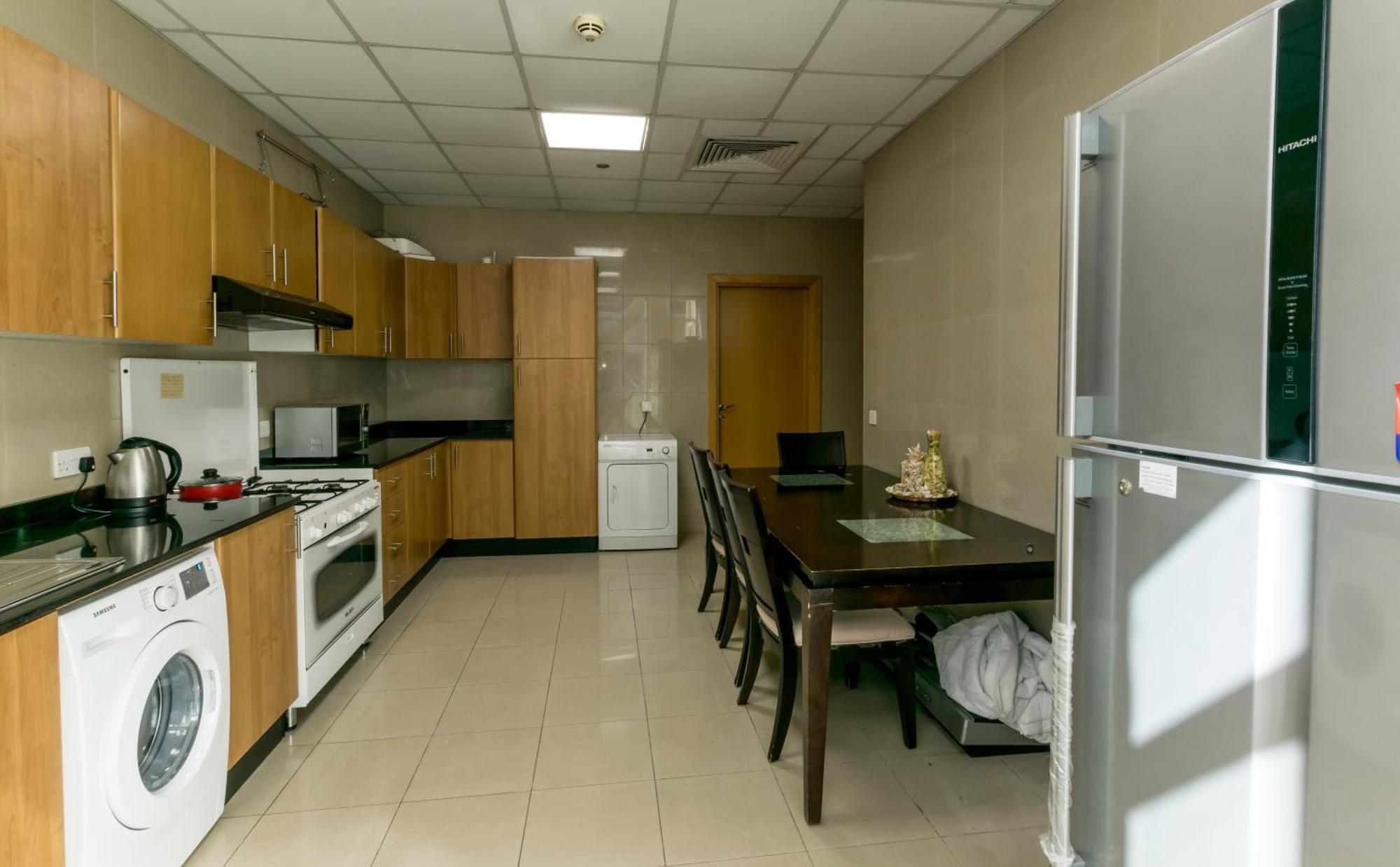 Big Rooms For ' Girls ' Only At Dubai, Marina Exterior photo